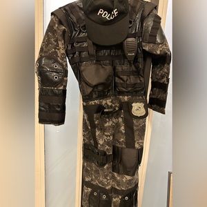 Boys 7-8 Police costume